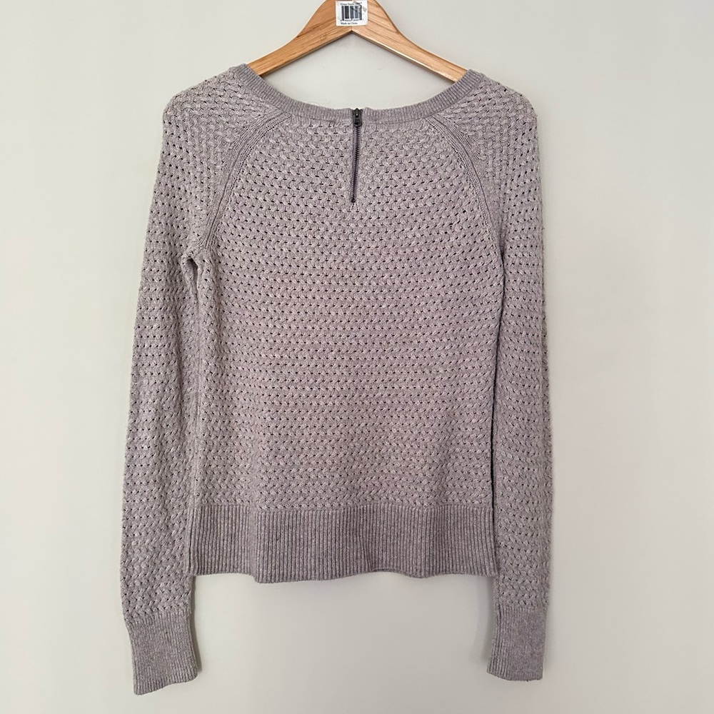 American Eagle Oatmeal Sweater - Picture 6 of 7